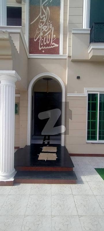 11 Marla Corner House Available For Rent In Block D Bahria Orchard