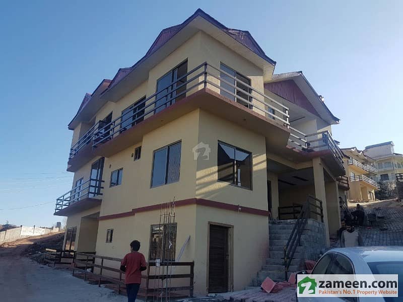 4 Marla Triple Storey Villa For Sale