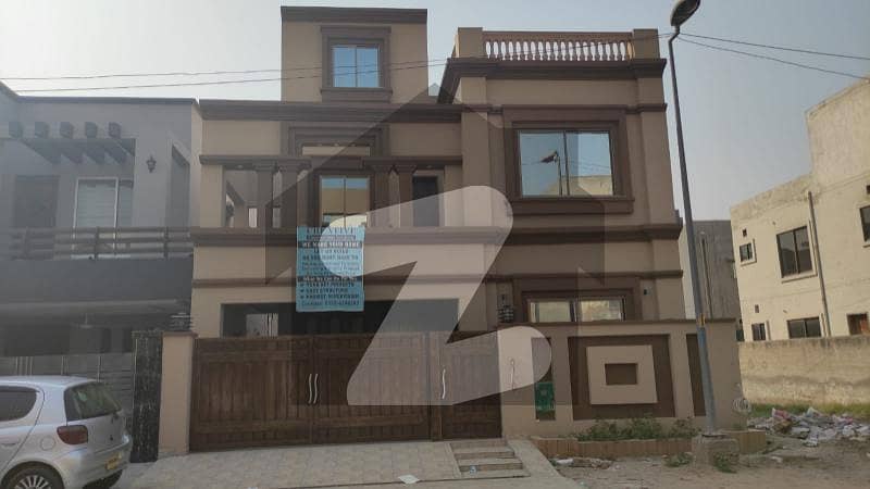 8 MARLA HOUSE FOR SALE IN UMAR BLOCK SECTOR B BAHRIA TOWN