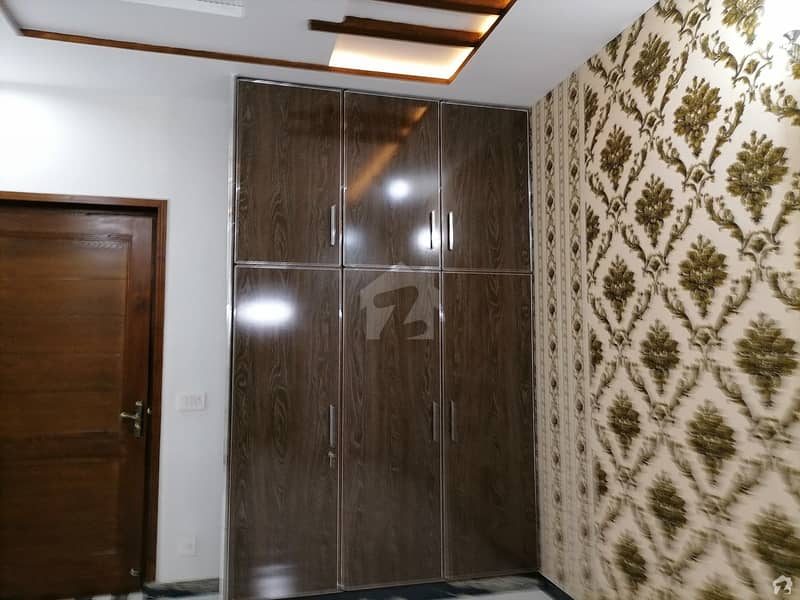 House For Grabs In 8 Marla Lahore
