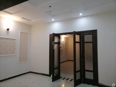 نشیمن اقبال فیز 2 بلاک - بی 1 نشیمنِ اقبال فیز 2 نشیمنِ اقبال لاہور میں 8 کمروں کا 1 کنال مکان 3.95 کروڑ میں برائے فروخت۔
