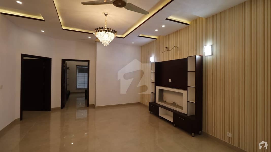 Gorgeous 1 Kanal Upper Portion For Rent Available In EME Society