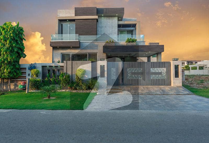 1 Kanal Most Beautiful Design Bungalow For Sale At Prime Location Of State Life Society