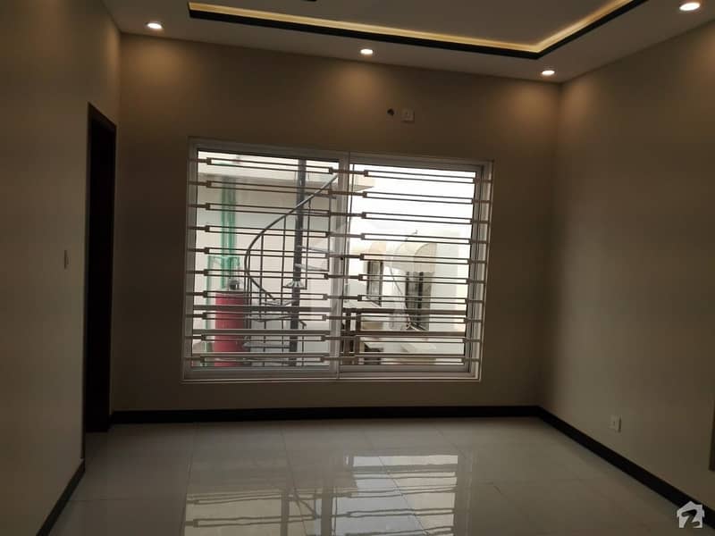 1 Kanal Spacious Upper Portion Is Available In G-13 For Rent