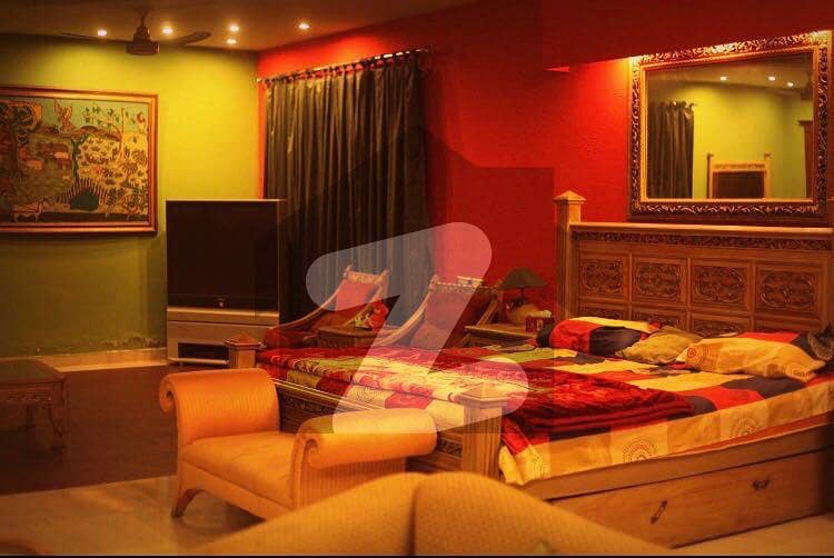 کینال ہوم جاتی عمرہ روڈ لاہور میں 4 کمروں کا 78 کنال فارم ہاؤس 65 کروڑ میں برائے فروخت۔