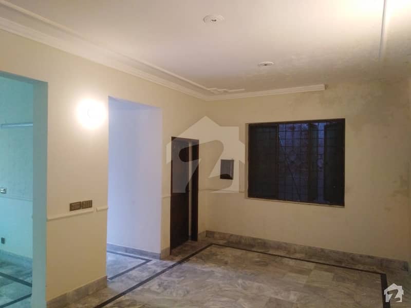ریونیو سوسائٹی - بلاک بی ریوینیو سوسائٹی لاہور میں 6 کمروں کا 1 کنال مکان 3.25 کروڑ میں برائے فروخت۔