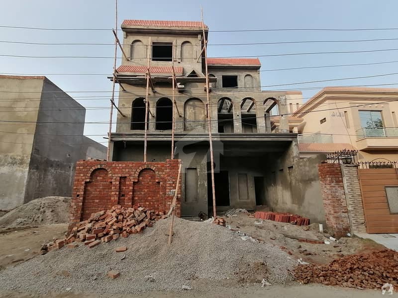 گرین کیپ ہاؤسنگ سکیم لاہور میں 6 کمروں کا 10 مرلہ مکان 2.25 کروڑ میں برائے فروخت۔