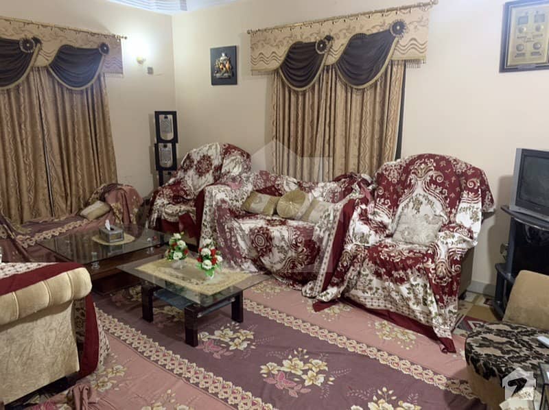 پی ای سی ایچ ایس بلاک 2 پی ای سی ایچ ایس جمشید ٹاؤن کراچی میں 2 کمروں کا 4 مرلہ فلیٹ 2.1 کروڑ میں برائے فروخت۔