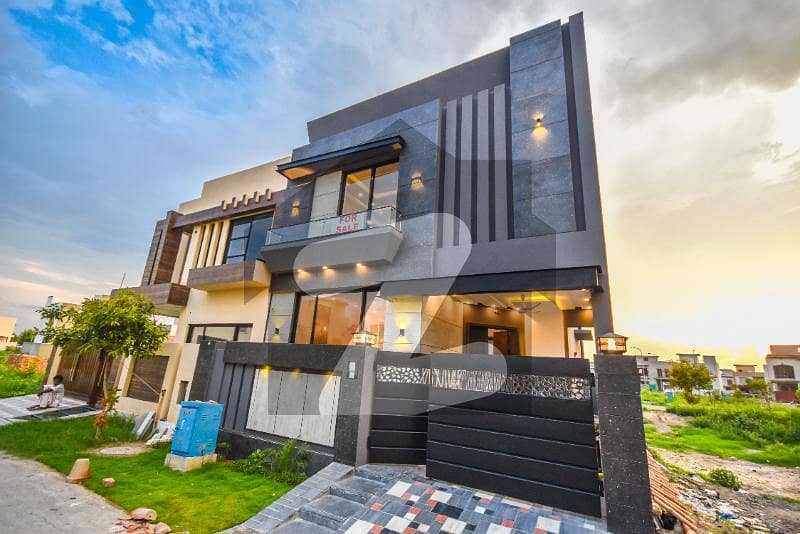 5 MARLA ULTRA DESIGNER HOUSE FOR SALE IN DHA PHASE 9 TOWN VERY TOP LOCATION