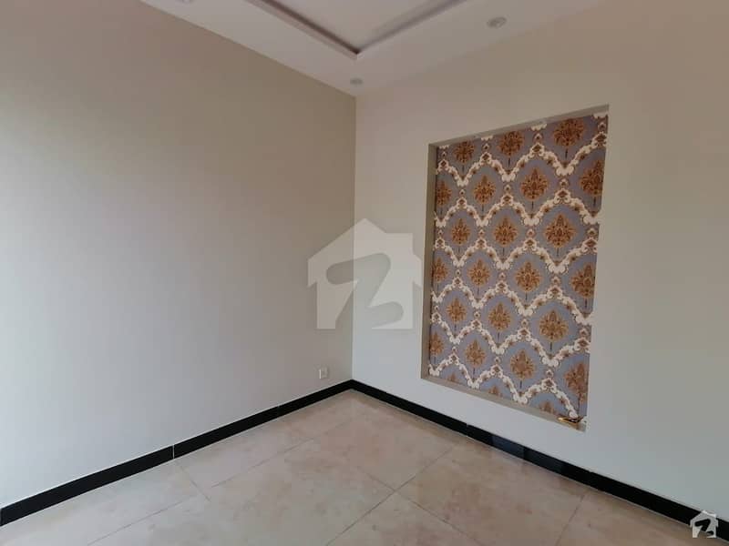 371 Square Feet Flat For Sale Is Available In Raiwind Road