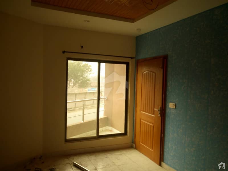 غازی روڈ کینٹ لاہور میں 2 کمروں کا 3 مرلہ مکان 25 ہزار میں کرایہ پر دستیاب ہے۔