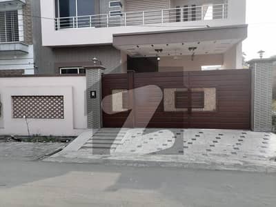 10 Marla Brand New House For Rent In Wapda Town Block C1