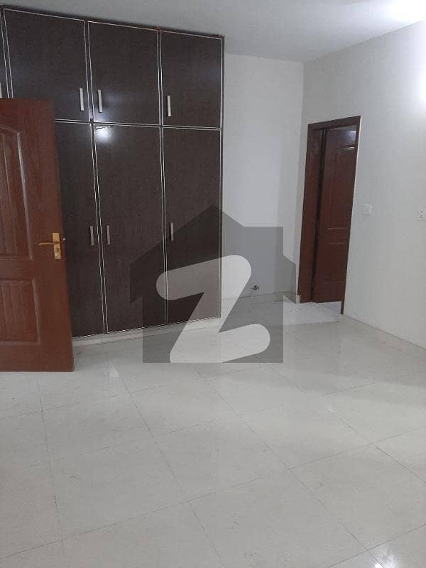 New Flat 4rth Floor For Rent In Askari 11 Lahore