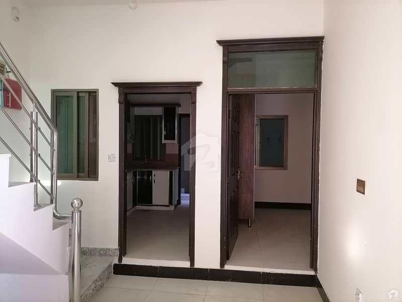 لالہ زار گارڈن لاہور میں 3 کمروں کا 3 مرلہ فلیٹ 80 لاکھ میں برائے فروخت۔