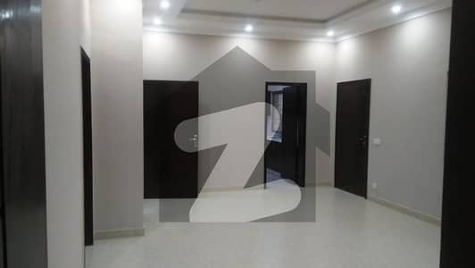 ڈی ایچ اے فیز 5 ڈیفنس (ڈی ایچ اے) لاہور میں 3 کمروں کا 1 کنال مکان 1.3 لاکھ میں کرایہ پر دستیاب ہے۔