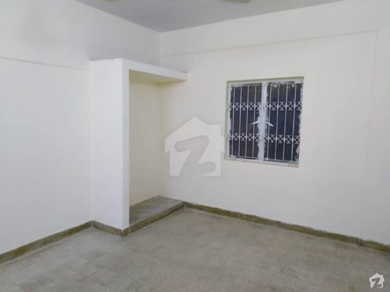 Great Flat Available In Karachi For Sale Great Flat Available In Karachi For Sale
