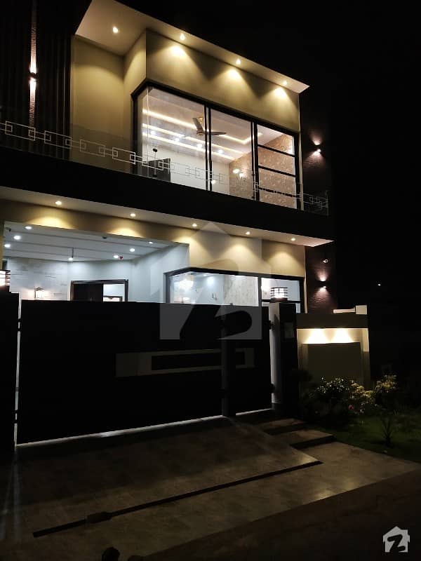 Brand New Modern Design - 5 Marla Beautiful House For Rent Near Park In Phase-9 Town