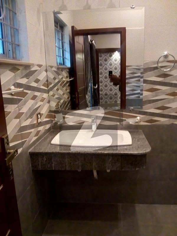 10 Marla Residential House For Rent In Nishtar Block Sector E Bahria Town Lahore