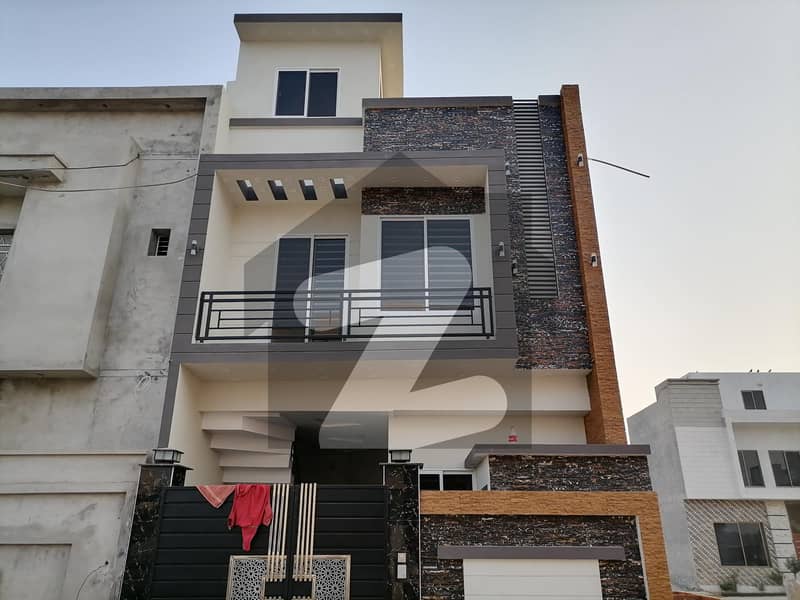 Buying A House In Jeewan City - Phase 4 Sahiwal?