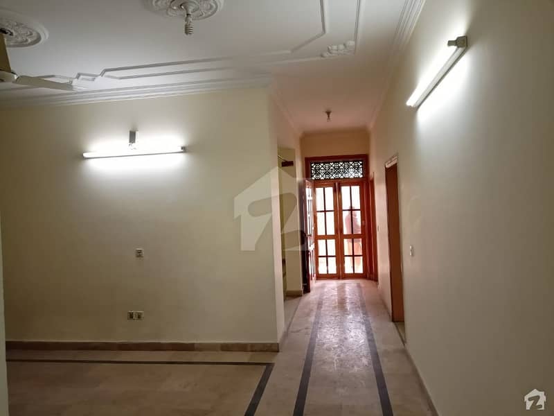 کالٹکس روڈ راولپنڈی میں 5 کمروں کا 6 مرلہ مکان 50 ہزار میں کرایہ پر دستیاب ہے۔
