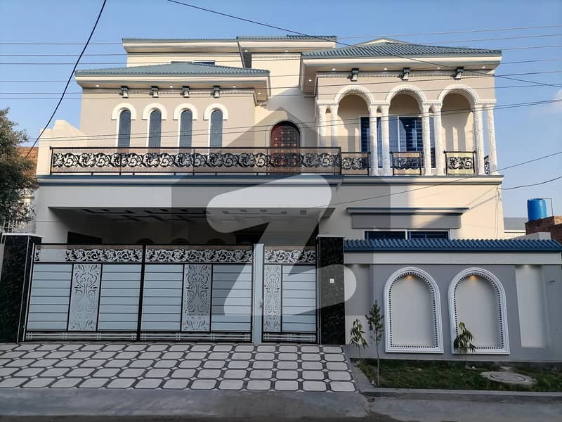 Prime Location 10 Marla House Situated In Jeewan City - Phase 1 For sale