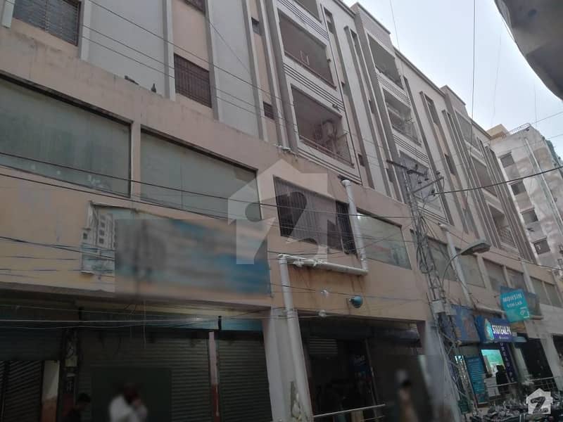 بوہری بازار حیدر آباد میں 3 کمروں کا 6 مرلہ فلیٹ 81 لاکھ میں برائے فروخت۔