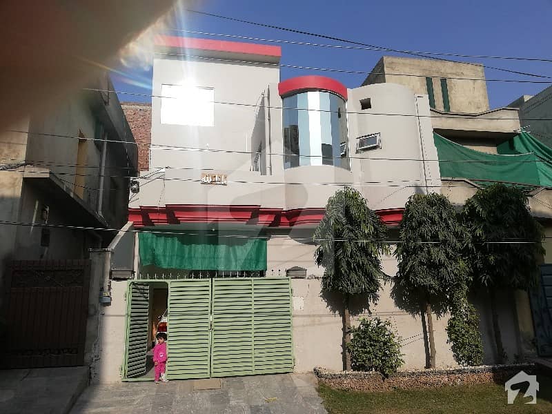 جوہر ٹاؤن فیز 1 - بلاک ڈی جوہر ٹاؤن فیز 1 جوہر ٹاؤن لاہور میں 5 کمروں کا 8 مرلہ مکان 2.45 کروڑ میں برائے فروخت۔