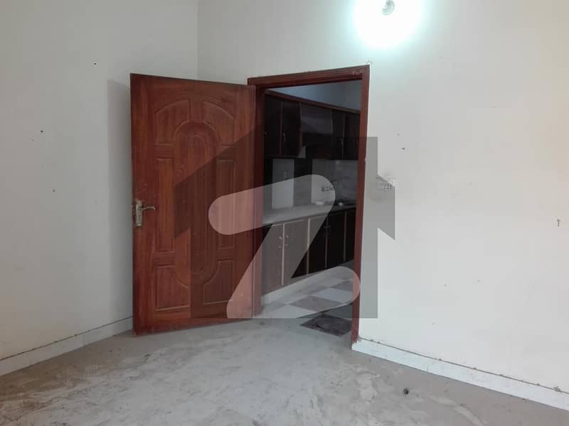 Prime Location 3 Marla Lower Portion For Rent In Clifton Colony