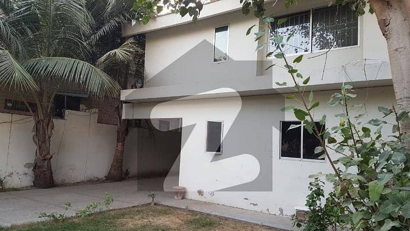 425 Sq Yard Commercial House Available For Sale In Prime Location Clifton Block 4