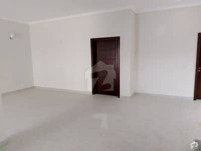 Chance Sale Deal Of Commercial Use  House On Share E  Faisal Pechs