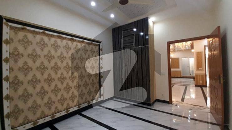 سلطان ٹاؤن لاہور میں 5 کمروں کا 5 مرلہ مکان 1.5 کروڑ میں برائے فروخت۔