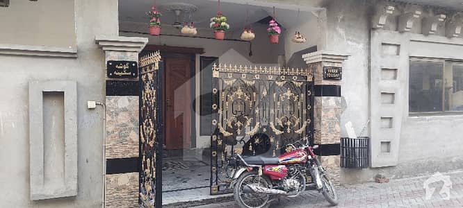 شیر علی روڈ لاہور میں 1 کمرے کا 1 مرلہ کمرہ 17 ہزار میں کرایہ پر دستیاب ہے۔