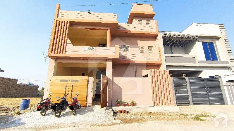 گلشن-اے۔اعجاز کالونی ملتان روڈ ڈیرہ غازی خان میں 5 کمروں کا 6 مرلہ مکان 2 کروڑ میں برائے فروخت۔