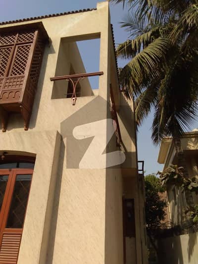 کلفٹن ۔ بلاک 5 کلفٹن کراچی میں 4 کمروں کا 10 مرلہ مکان 1.9 لاکھ میں کرایہ پر دستیاب ہے۔
