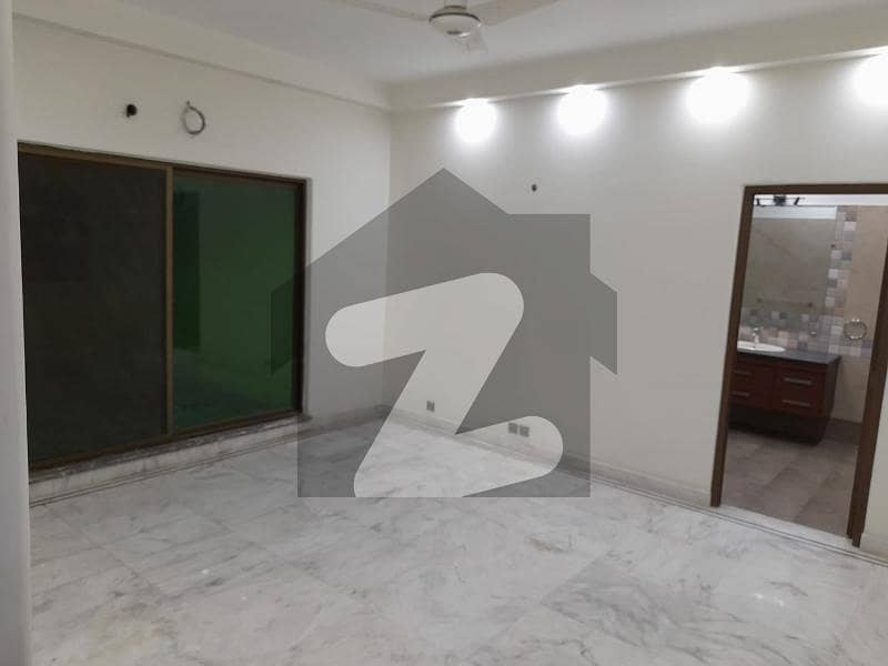 1 Kanal House In Air Avenue - Block P For Sale