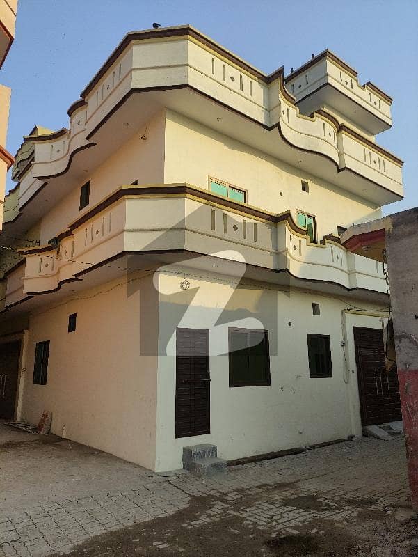 ڈسکہ روڈ سیالکوٹ میں 3 کمروں کا 3 مرلہ مکان 80 لاکھ میں برائے فروخت۔