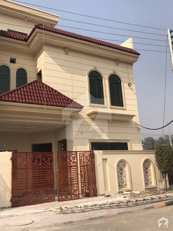 وی آئی پی ٹاون لاہور سرگودھا روڈ شیخوپورہ میں 3 کمروں کا 5 مرلہ مکان 1.9 کروڑ میں برائے فروخت۔