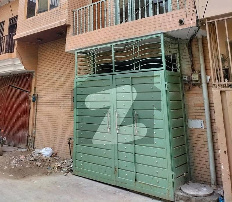 کلفٹن کالونی لاہور میں 6 کمروں کا 5 مرلہ مکان 1.25 کروڑ میں برائے فروخت۔
