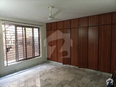 1 Kanal Basement Available For Rent