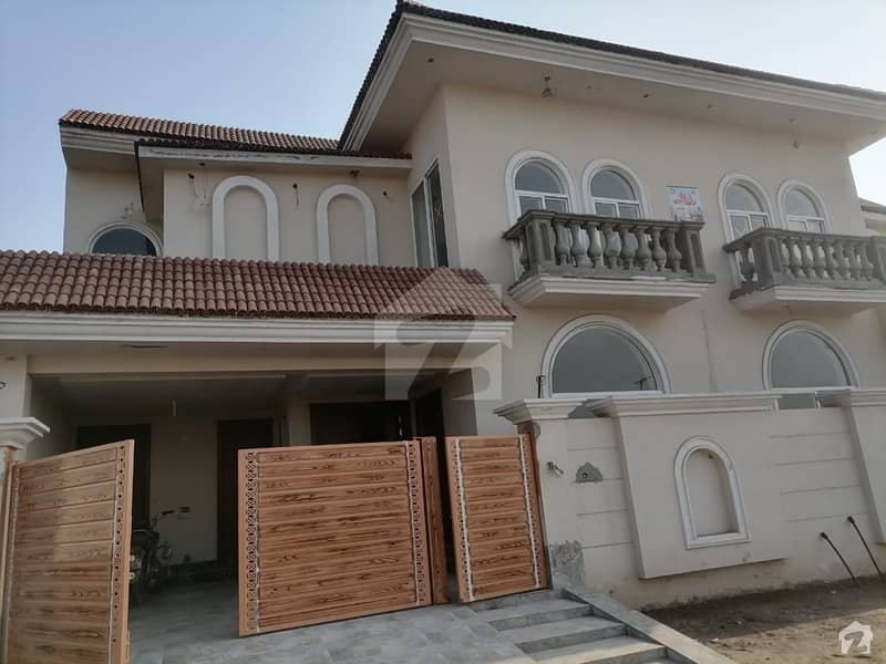 Premium House In A Quite Green Orchard Of Faisalabad