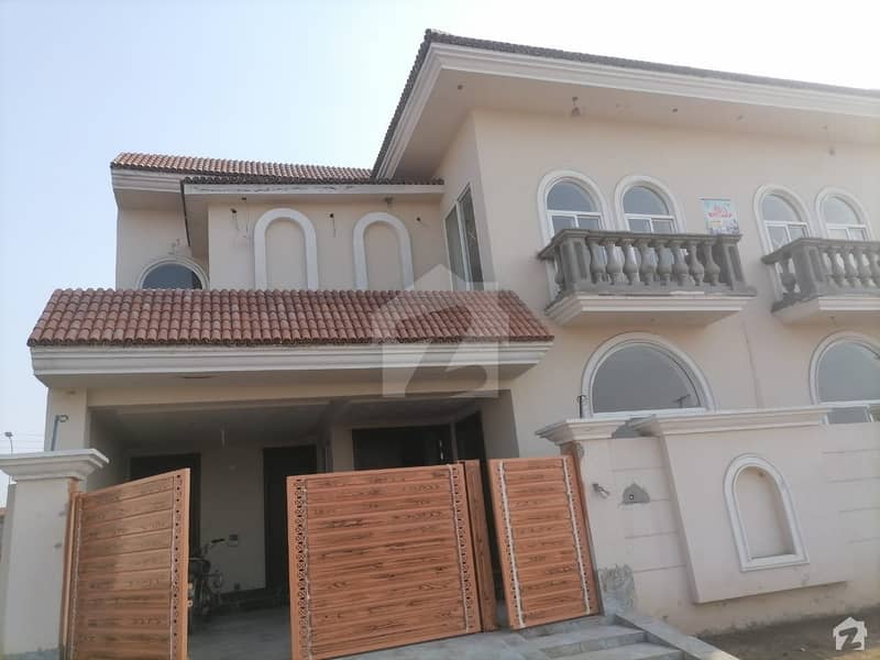 5 Marla Spacious House Available In Lower Canal Road For Sale