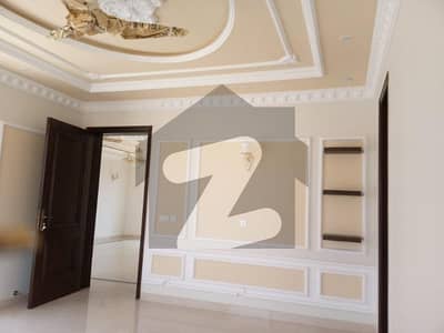 ڈی ایچ اے فیز 4 ڈیفنس (ڈی ایچ اے) لاہور میں 3 کمروں کا 1 کنال بالائی پورشن 75 ہزار میں برائے فروخت۔