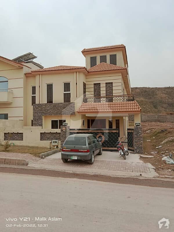 Sector E 10 Marla Brand New House For Rent
