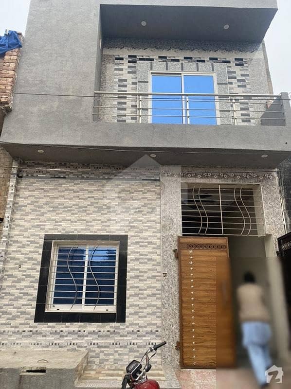 ستارہ کالونی فیصل آباد میں 3 کمروں کا 3 مرلہ مکان 42 لاکھ میں برائے فروخت۔