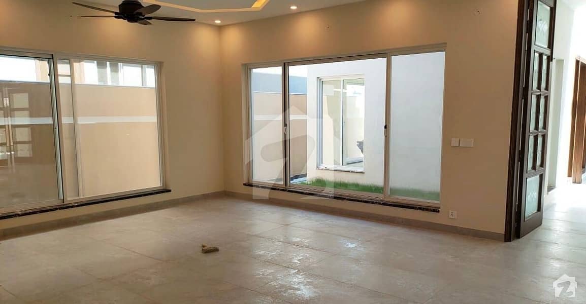 1125 Square Feet Flat Is Available For Sale In G-13