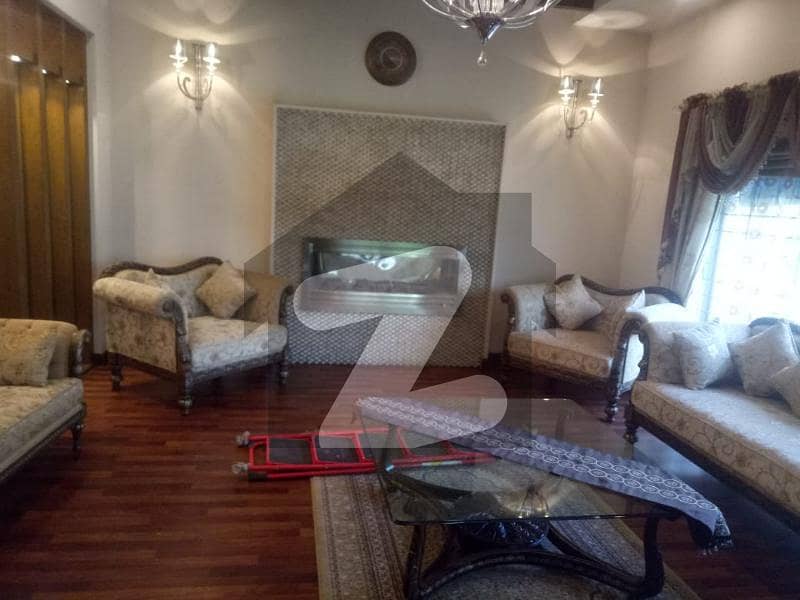 Mian Offers 1 Kanal Luxury Furnished Upper Portion For Rent On Prime Location