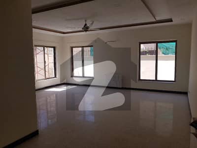 ایف ۔ 7 اسلام آباد میں 9 کمروں کا 2 کنال مکان 15.0 لاکھ میں کرایہ پر دستیاب ہے۔