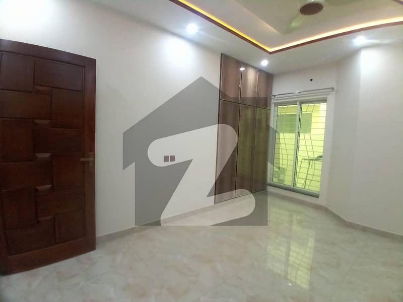 10 Marla House Available For rent In Bahria Town - Overseas B
