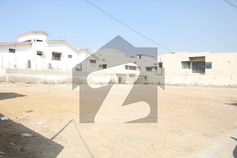 200 Sq Yards Commercial Plot For Sale On Zamzama Commercial Area Lane 6