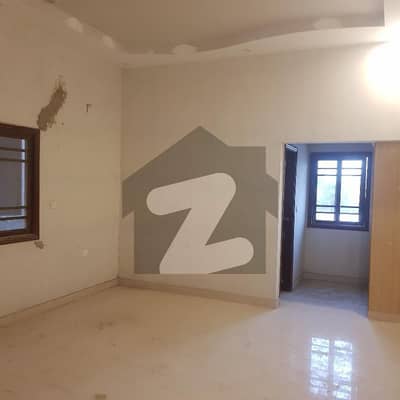 300sq 2nd Floor 3 Bed With Separate Roof Portion Available On Prime Location Of Block 15